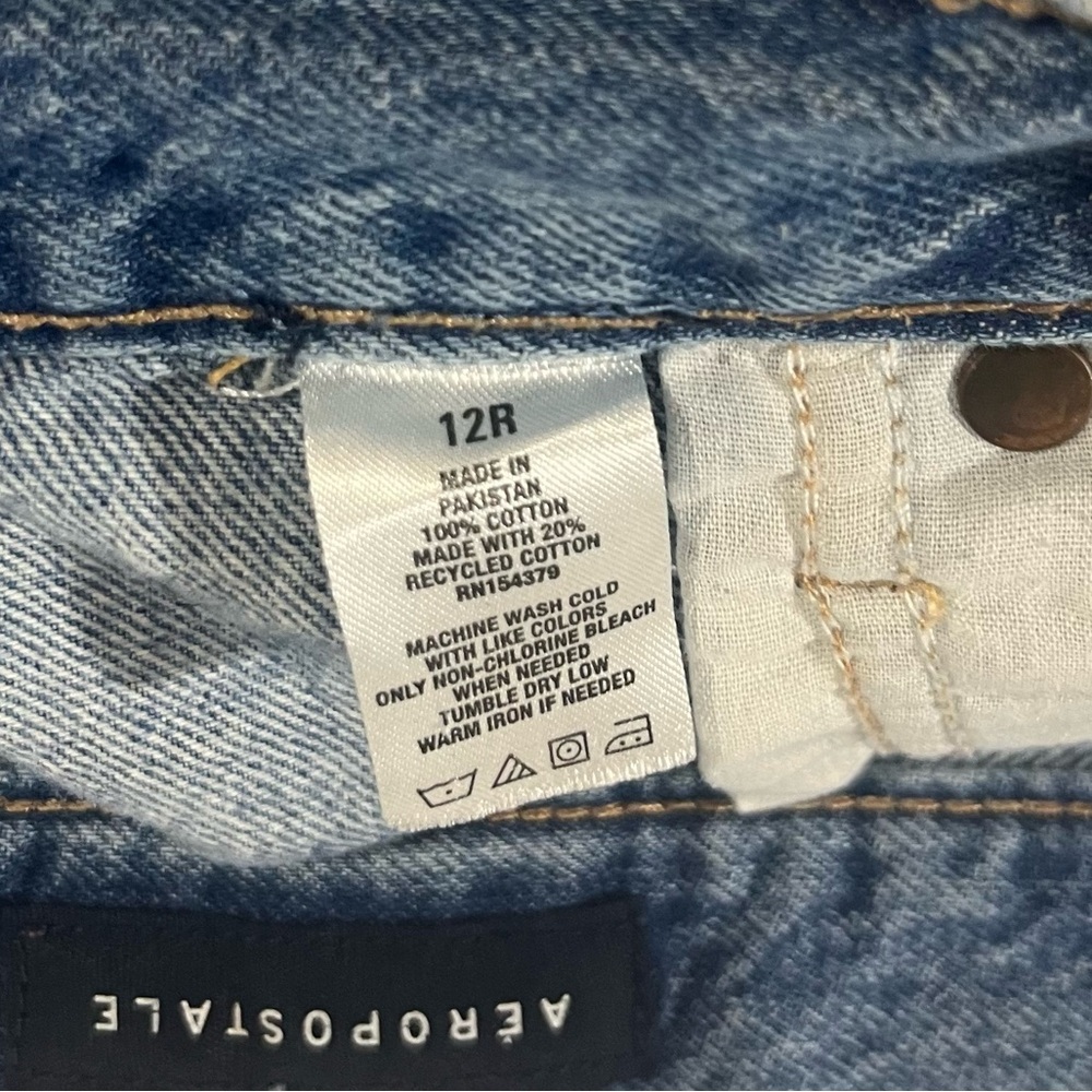 Aeropostale Boyfriend Distressed Denim Shorts Button Fly Raw Hem Size 12 - Picture 6 of 9